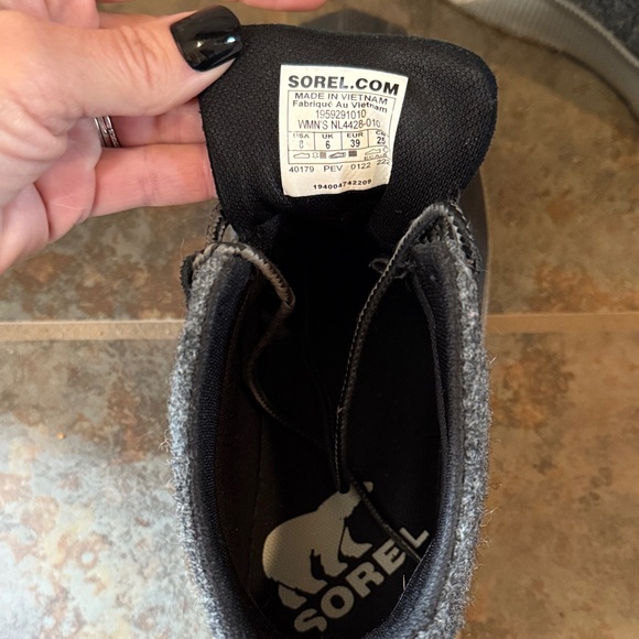 Sorel Gray and Black Winter Boots - Picture 3 of 6